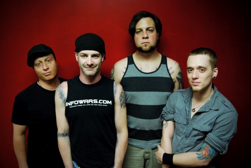 http://www.curitibaunderground.com/wp/wp-content/uploads/2012/11/Michale-Graves-band-505x338.jpg